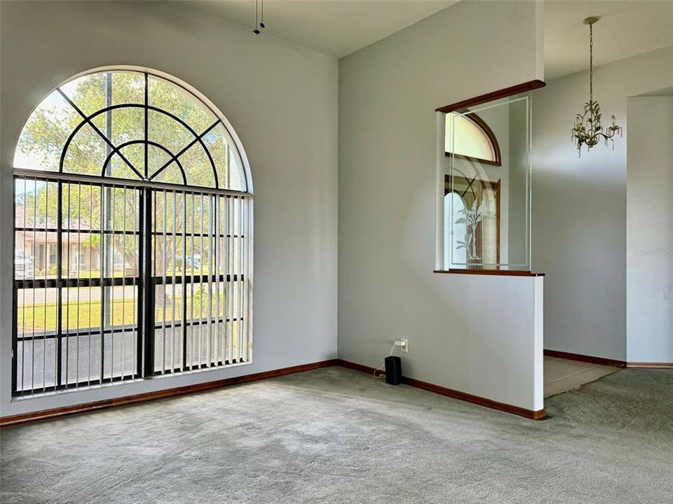 Под контрактом: $369,000 (3 спален, 2 ванн, 1940 Квадратных фут)