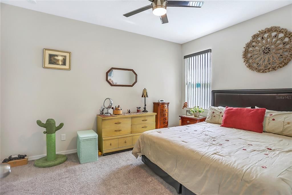 En Venta: $439,000 (3 camas, 2 baños, 2240 Pies cuadrados)