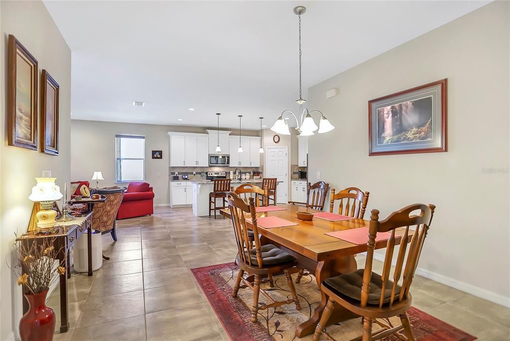 En Venta: $439,000 (3 camas, 2 baños, 2240 Pies cuadrados)