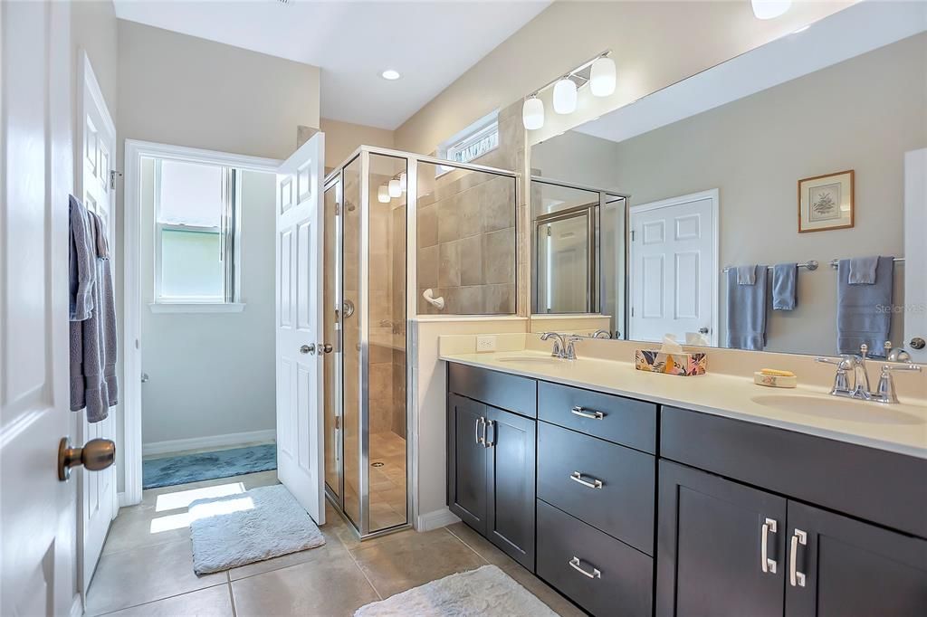 En Venta: $439,000 (3 camas, 2 baños, 2240 Pies cuadrados)