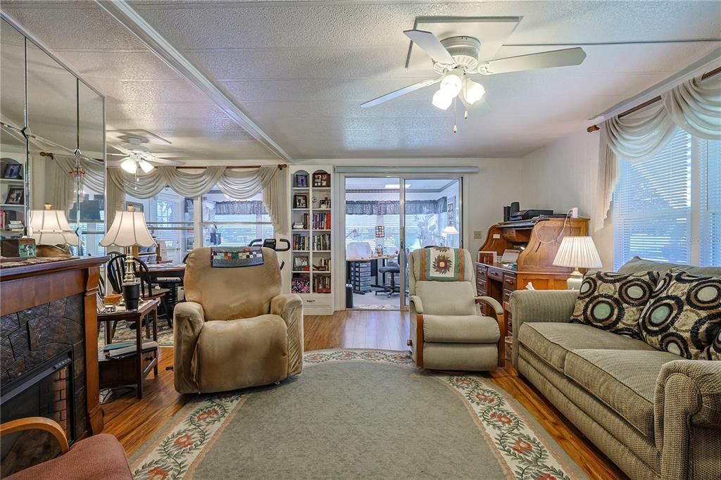 En Venta: $165,000 (2 camas, 2 baños, 1152 Pies cuadrados)