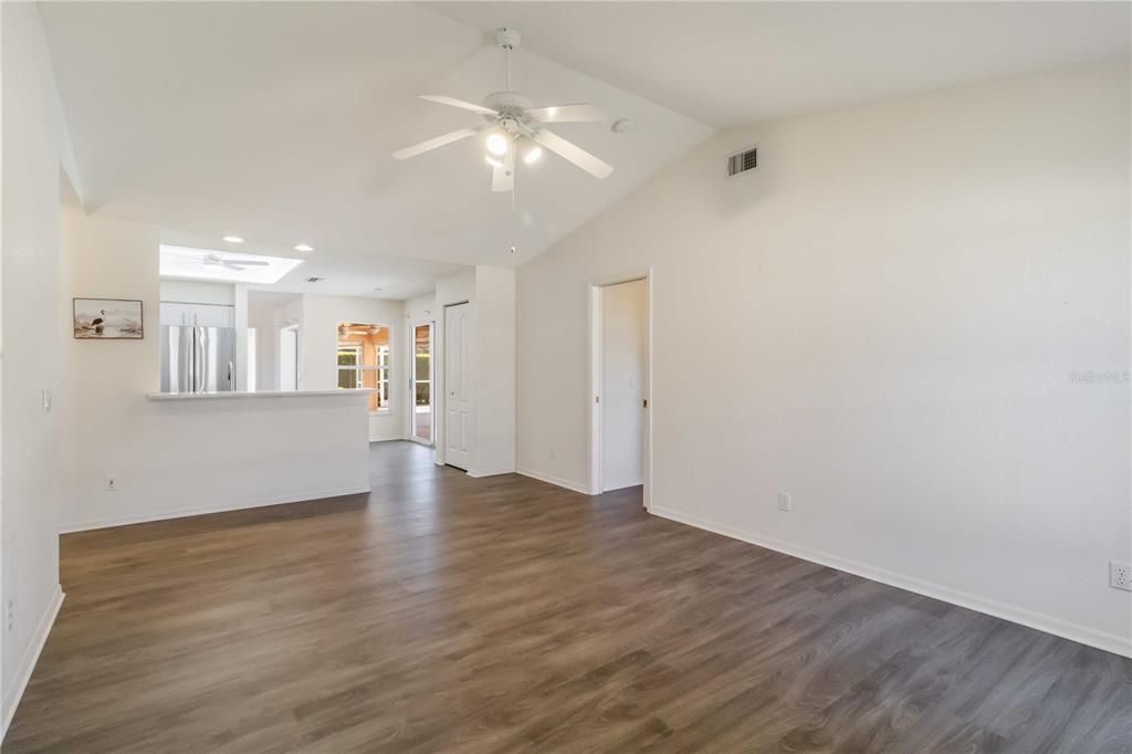 For Sale: $495,000 (3 beds, 2 baths, 2074 Square Feet)