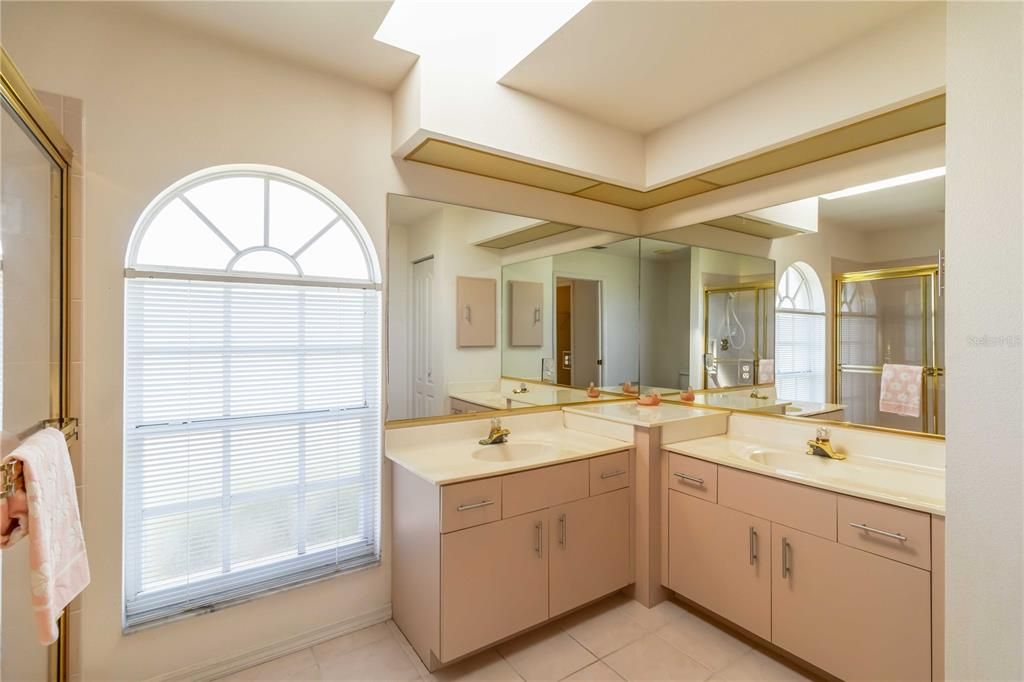 For Sale: $495,000 (3 beds, 2 baths, 2074 Square Feet)