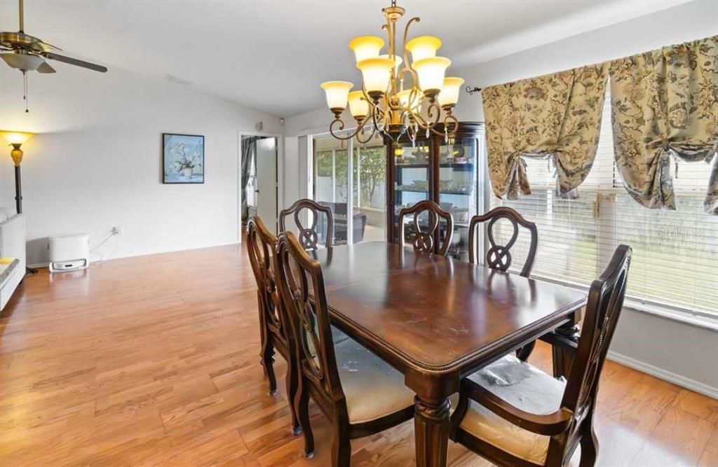 Под контрактом: $329,000 (3 спален, 2 ванн, 1505 Квадратных фут)