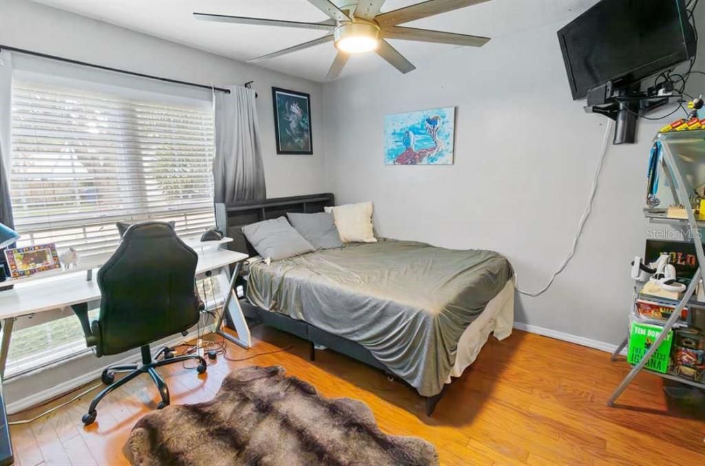 Под контрактом: $329,000 (3 спален, 2 ванн, 1505 Квадратных фут)