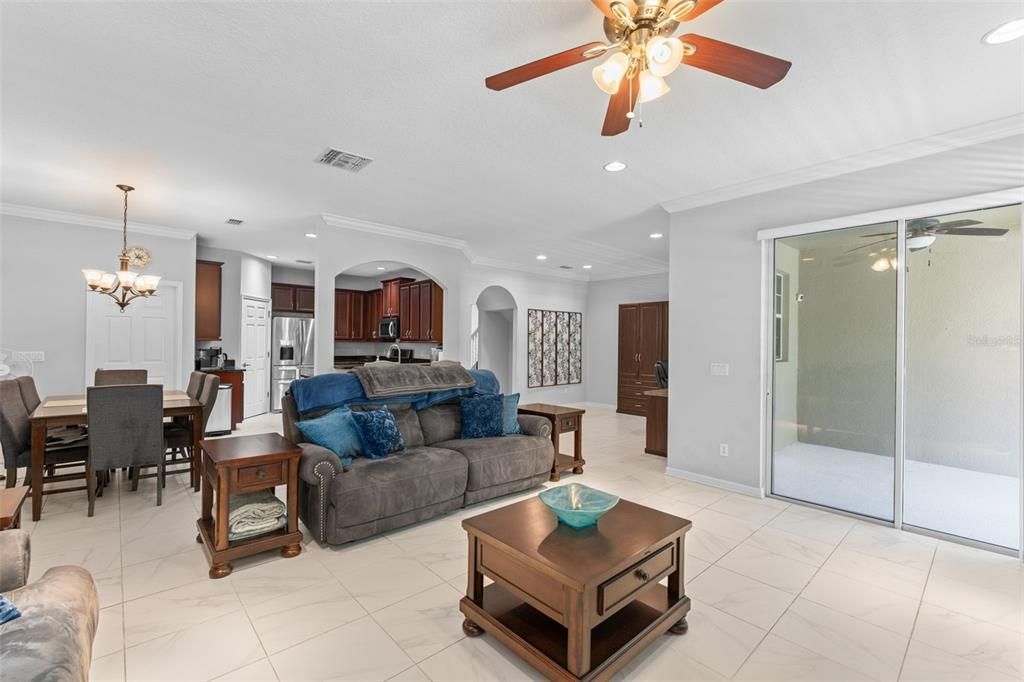 На продажу: $435,000 (3 спален, 2 ванн, 2177 Квадратных фут)