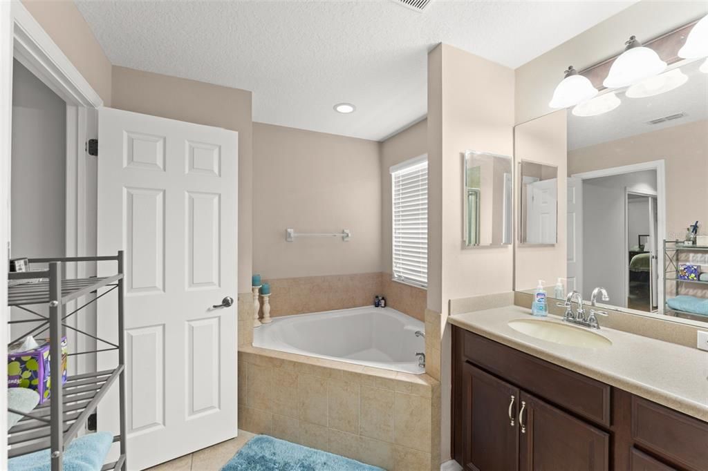 На продажу: $435,000 (3 спален, 2 ванн, 2177 Квадратных фут)