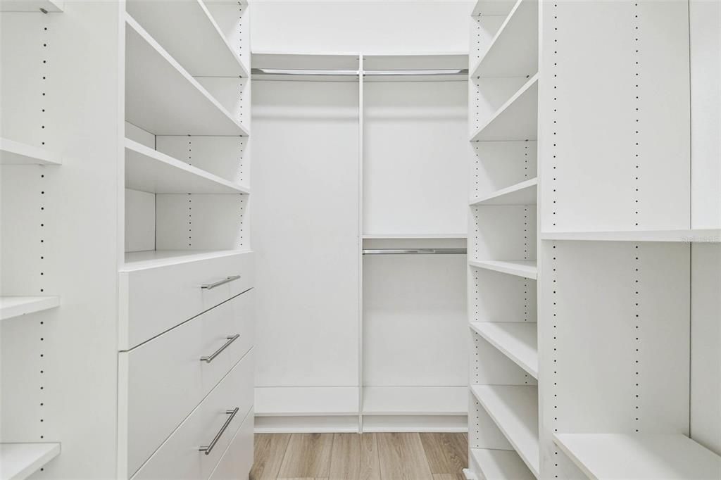 待售: $2,950,000 (7 贝兹, 7 浴室, 6803 平方英尺)