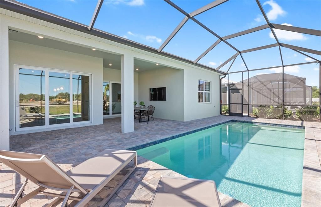 Activo con contrato: $700,000 (2 camas, 2 baños, 2116 Pies cuadrados)