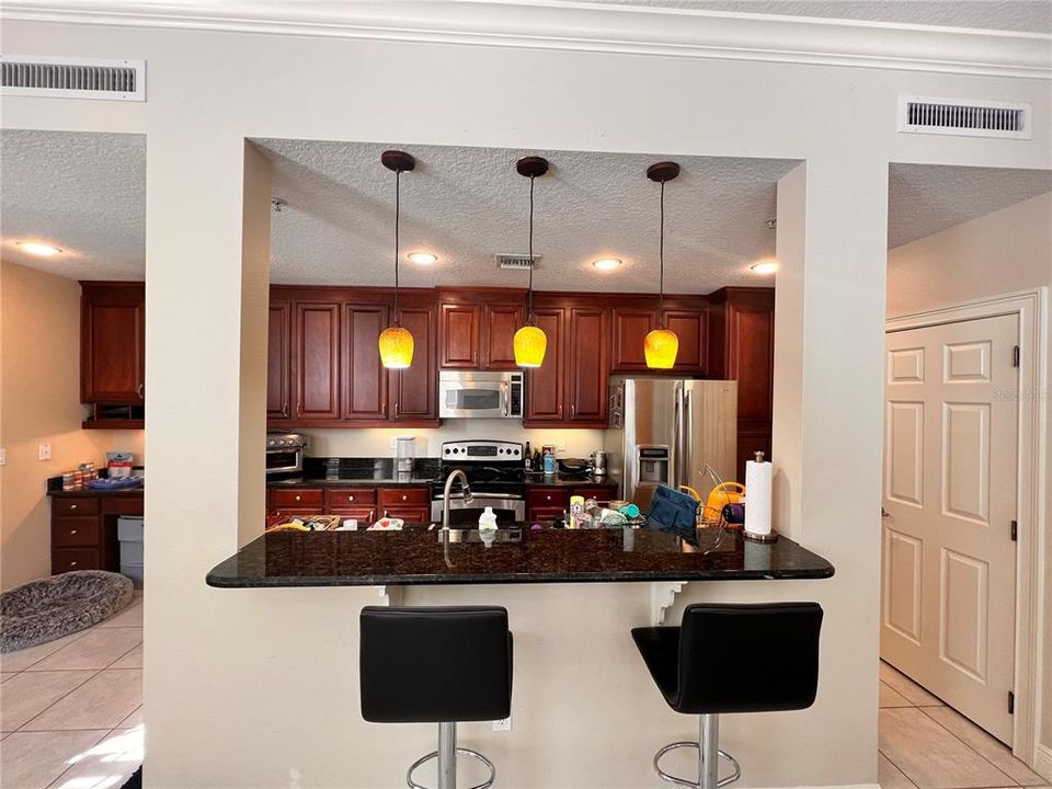 Под контрактом: $3,299 (3 спален, 2 ванн, 3259 Квадратных фут)