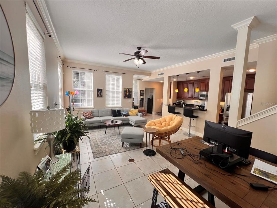 Под контрактом: $3,299 (3 спален, 2 ванн, 3259 Квадратных фут)