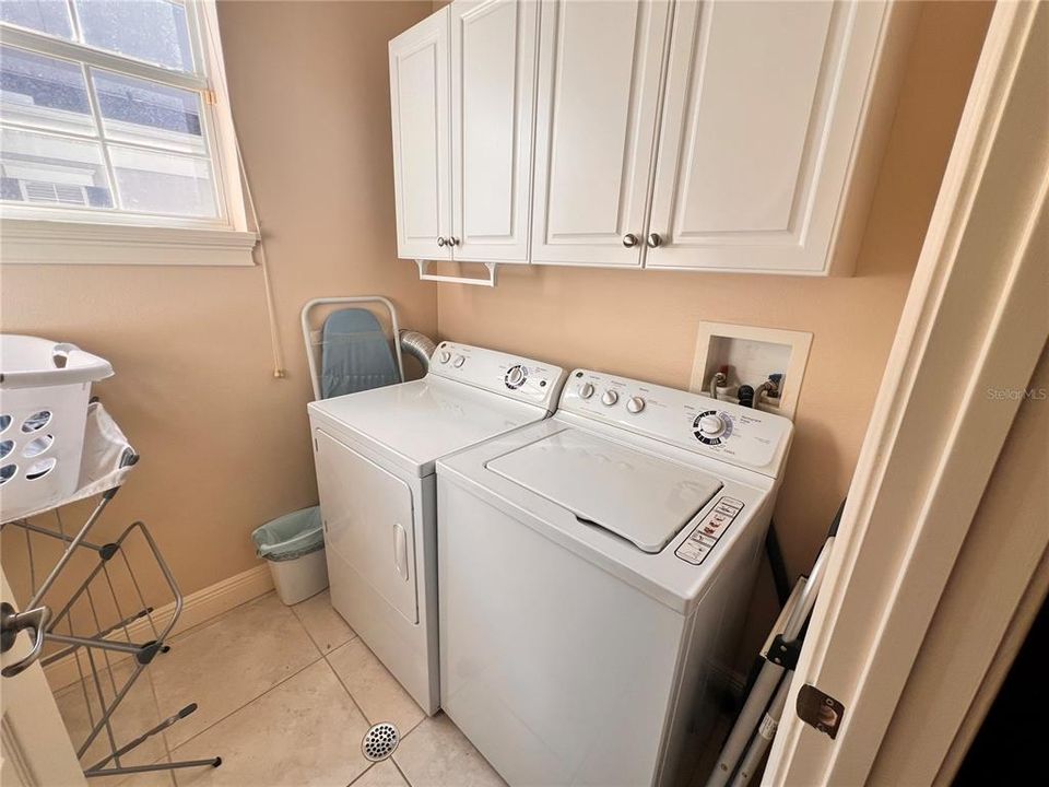 Под контрактом: $3,299 (3 спален, 2 ванн, 3259 Квадратных фут)