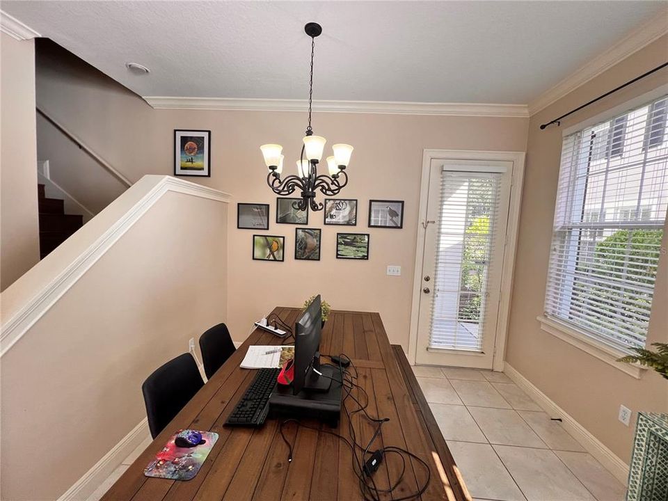 Под контрактом: $3,299 (3 спален, 2 ванн, 3259 Квадратных фут)