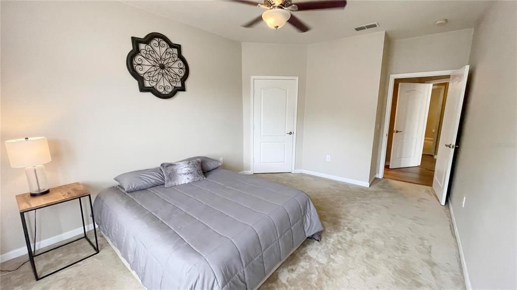 For Sale: $209,000 (2 beds, 2 baths, 1340 Square Feet)