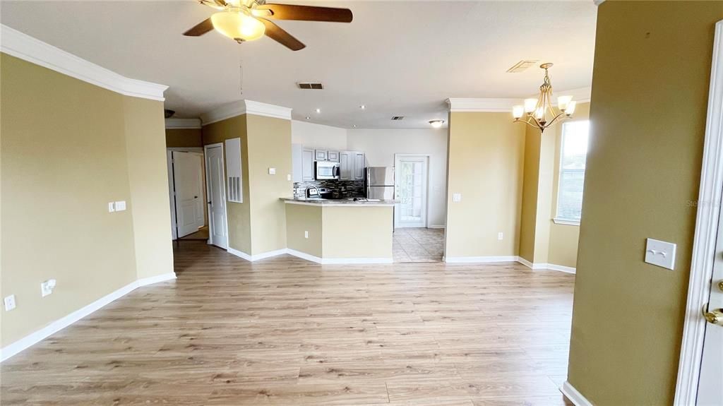 For Sale: $209,000 (2 beds, 2 baths, 1340 Square Feet)