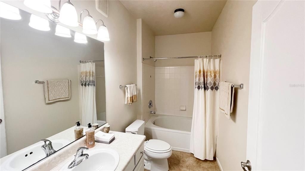 For Sale: $209,000 (2 beds, 2 baths, 1340 Square Feet)