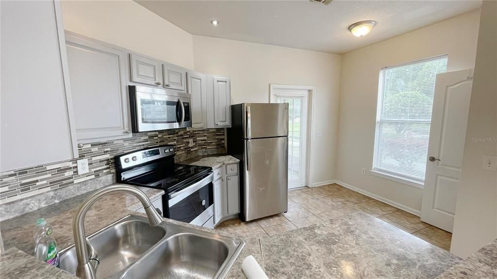 For Sale: $209,000 (2 beds, 2 baths, 1340 Square Feet)