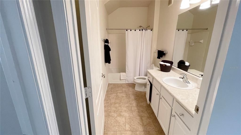 For Sale: $209,000 (2 beds, 2 baths, 1340 Square Feet)