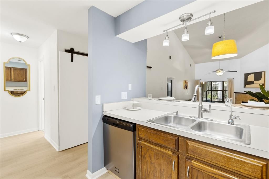 En Venta: $189,900 (2 camas, 2 baños, 1050 Pies cuadrados)