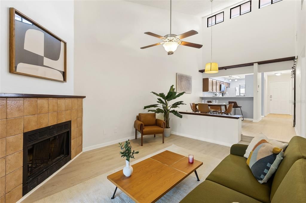 En Venta: $189,900 (2 camas, 2 baños, 1050 Pies cuadrados)