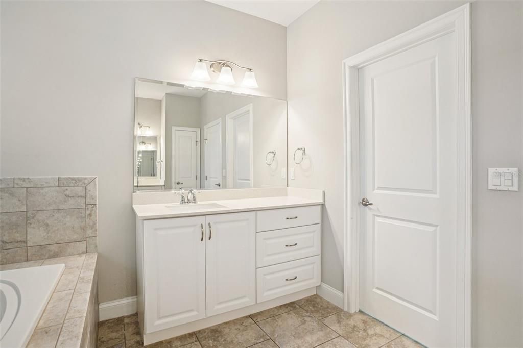 待售: $550,000 (3 贝兹, 2 浴室, 1859 平方英尺)