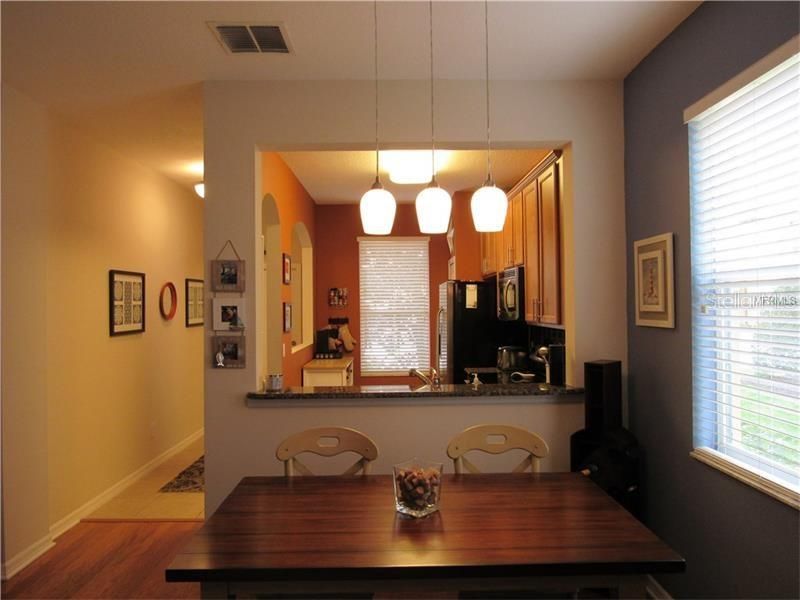 出租: $1,800 (3 贝兹, 2 浴室, 1409 平方英尺)