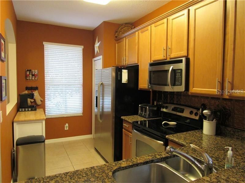 出租: $1,800 (3 贝兹, 2 浴室, 1409 平方英尺)