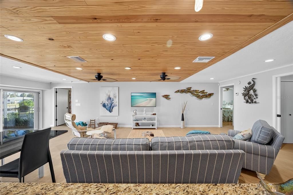 For Sale: $549,000 (3 beds, 2 baths, 1706 Square Feet)