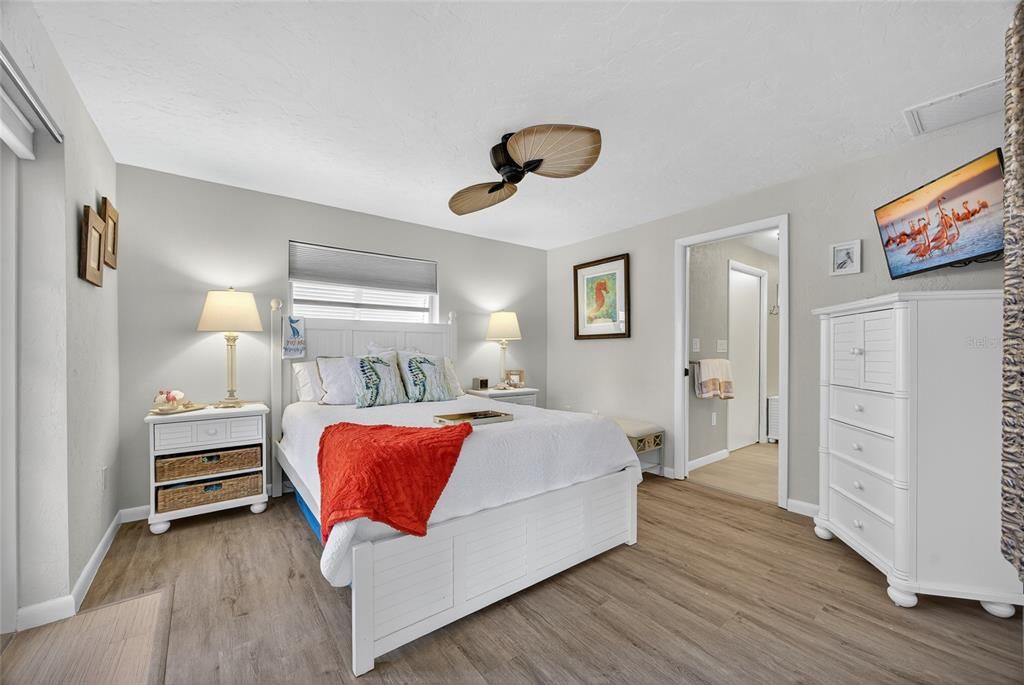 For Sale: $549,000 (3 beds, 2 baths, 1706 Square Feet)