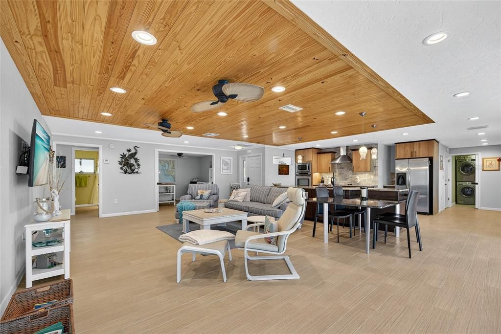 For Sale: $549,000 (3 beds, 2 baths, 1706 Square Feet)