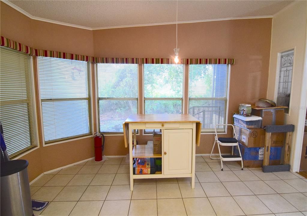 待售: $89,900 (2 贝兹, 2 浴室, 1152 平方英尺)