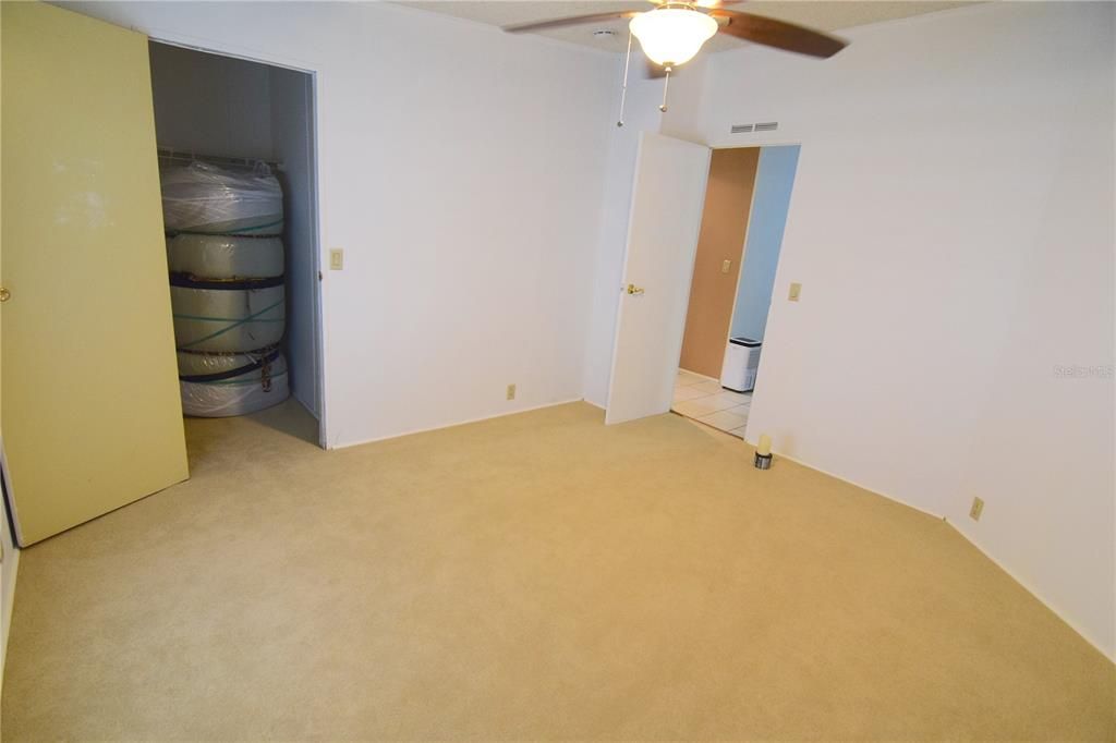 待售: $89,900 (2 贝兹, 2 浴室, 1152 平方英尺)