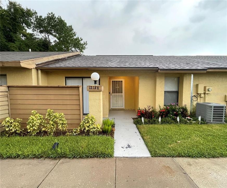 For Rent: $2,000 (2 beds, 2 baths, 954 Square Feet)