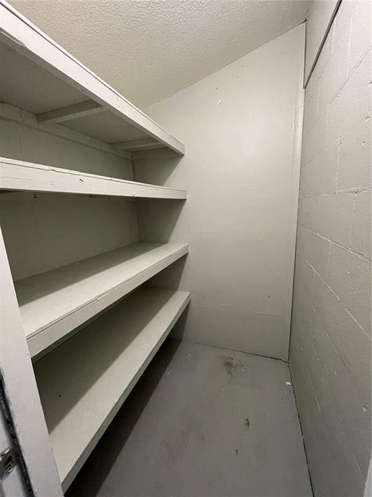 For Rent: $2,000 (2 beds, 2 baths, 954 Square Feet)