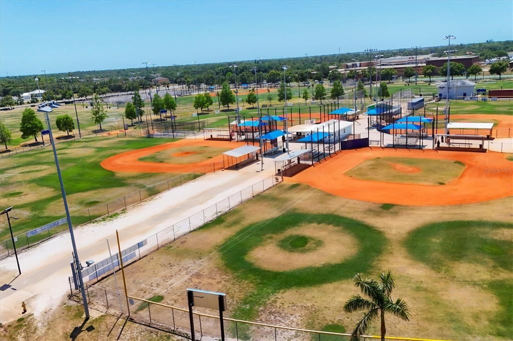 Activo con contrato: $399,000 (4 camas, 2 baños, 2144 Pies cuadrados)