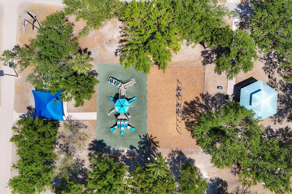 Activo con contrato: $399,000 (4 camas, 2 baños, 2144 Pies cuadrados)