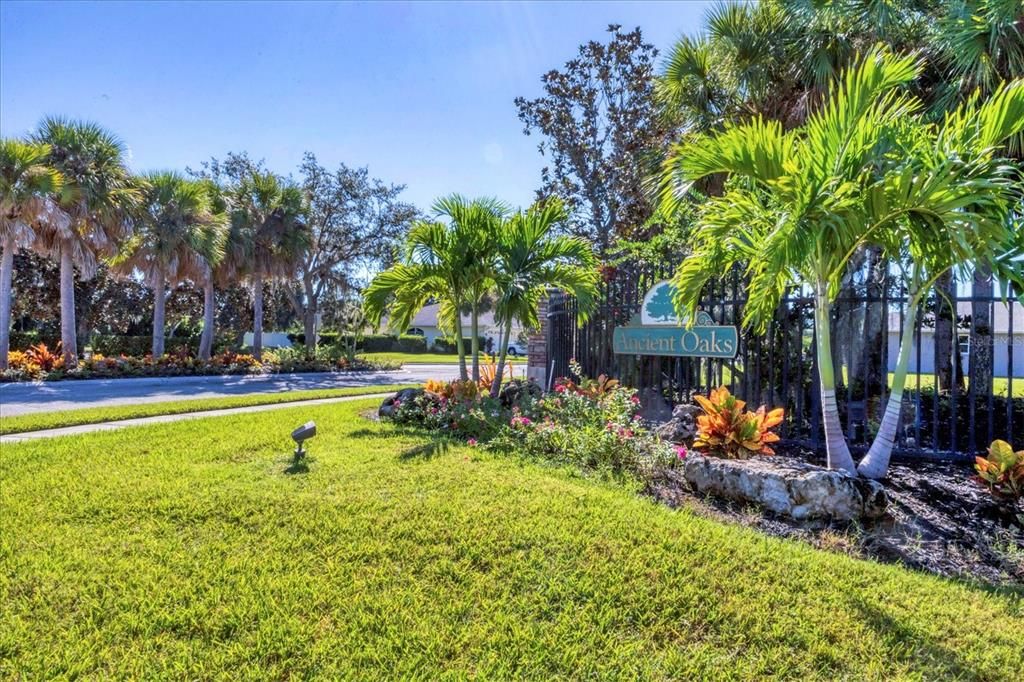 Activo con contrato: $399,000 (4 camas, 2 baños, 2144 Pies cuadrados)