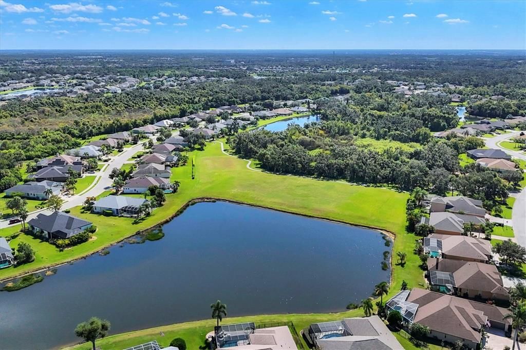 Activo con contrato: $399,000 (4 camas, 2 baños, 2144 Pies cuadrados)