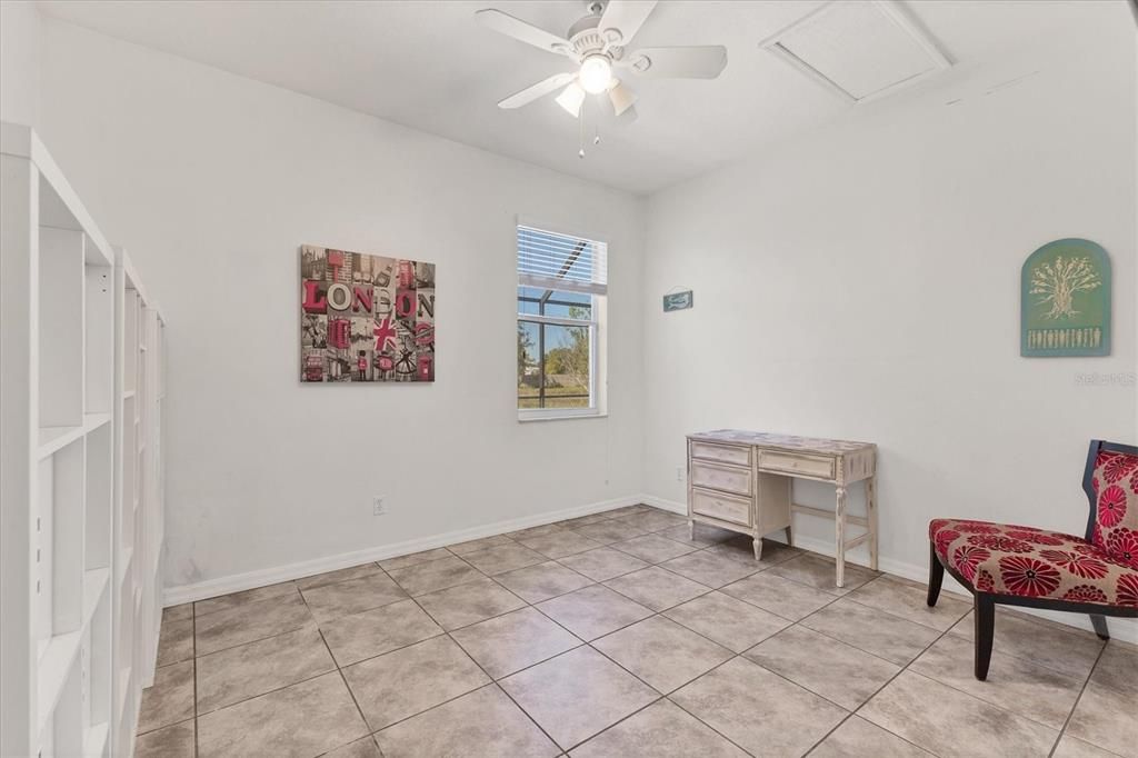 Activo con contrato: $399,000 (4 camas, 2 baños, 2144 Pies cuadrados)