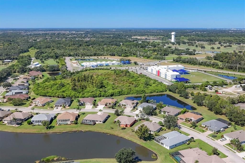 Activo con contrato: $399,000 (4 camas, 2 baños, 2144 Pies cuadrados)