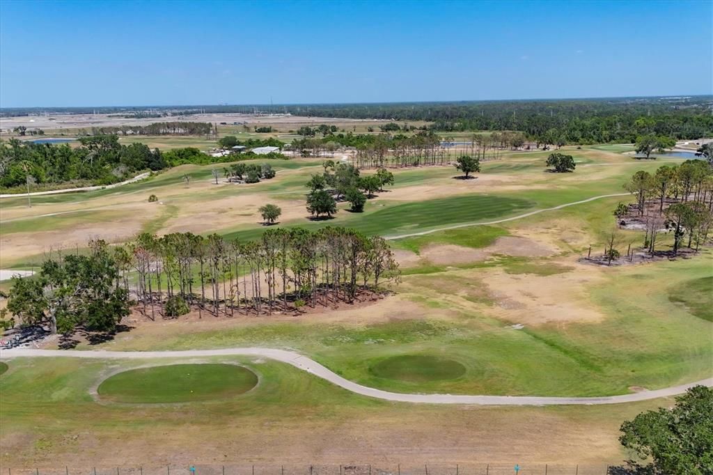 Activo con contrato: $399,000 (4 camas, 2 baños, 2144 Pies cuadrados)