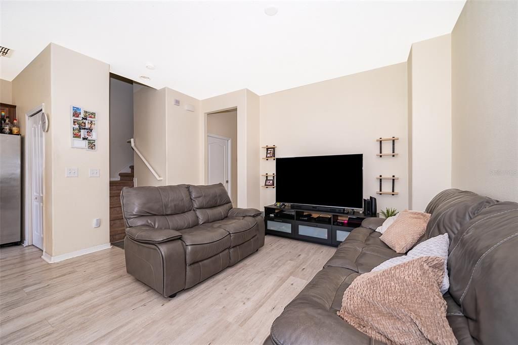 For Rent: $2,250 (3 beds, 2 baths, 1549 Square Feet)