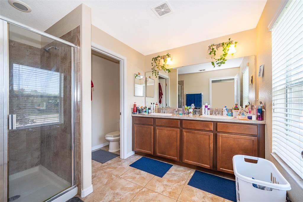 For Rent: $2,250 (3 beds, 2 baths, 1549 Square Feet)