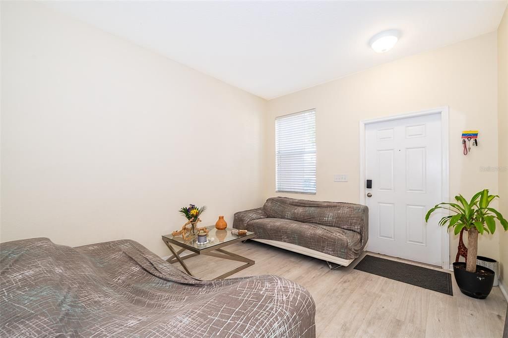 For Rent: $2,250 (3 beds, 2 baths, 1549 Square Feet)