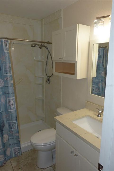 出租: $2,995 (2 贝兹, 1 浴室, 930 平方英尺)