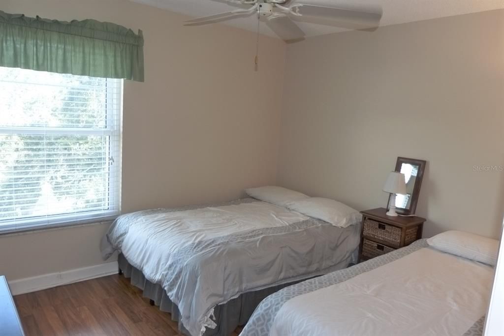 出租: $2,995 (2 贝兹, 1 浴室, 930 平方英尺)