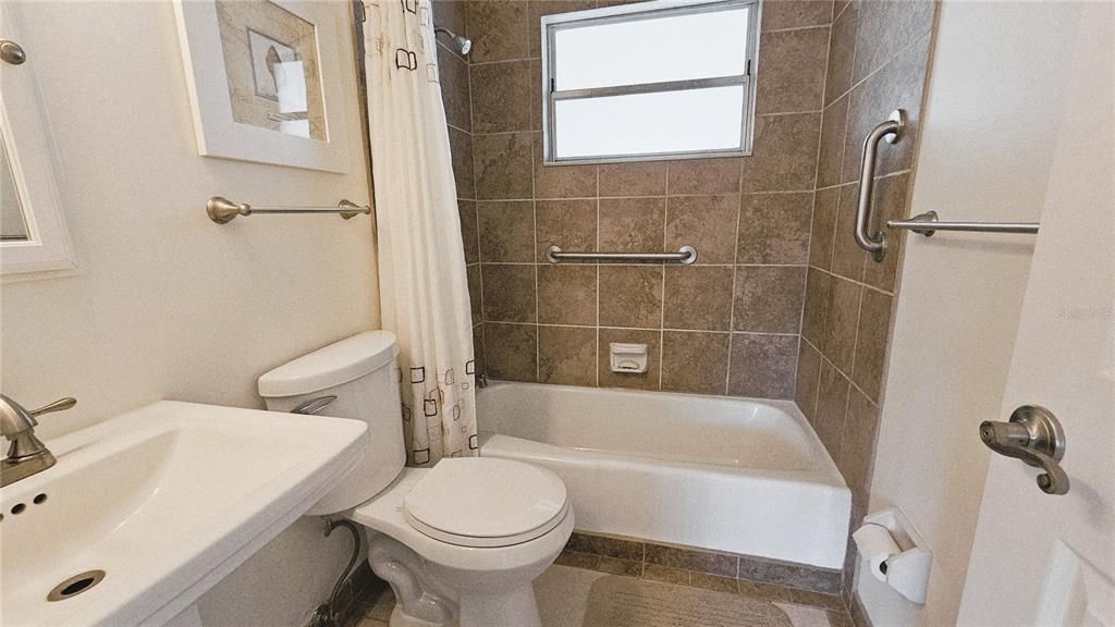 В аренду: $2,900 (2 спален, 1 ванн, 957 Квадратных фут)