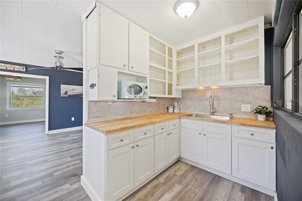 待售: $443,000 (2 贝兹, 2 浴室, 1242 平方英尺)