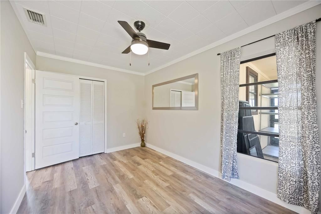 待售: $443,000 (2 贝兹, 2 浴室, 1242 平方英尺)