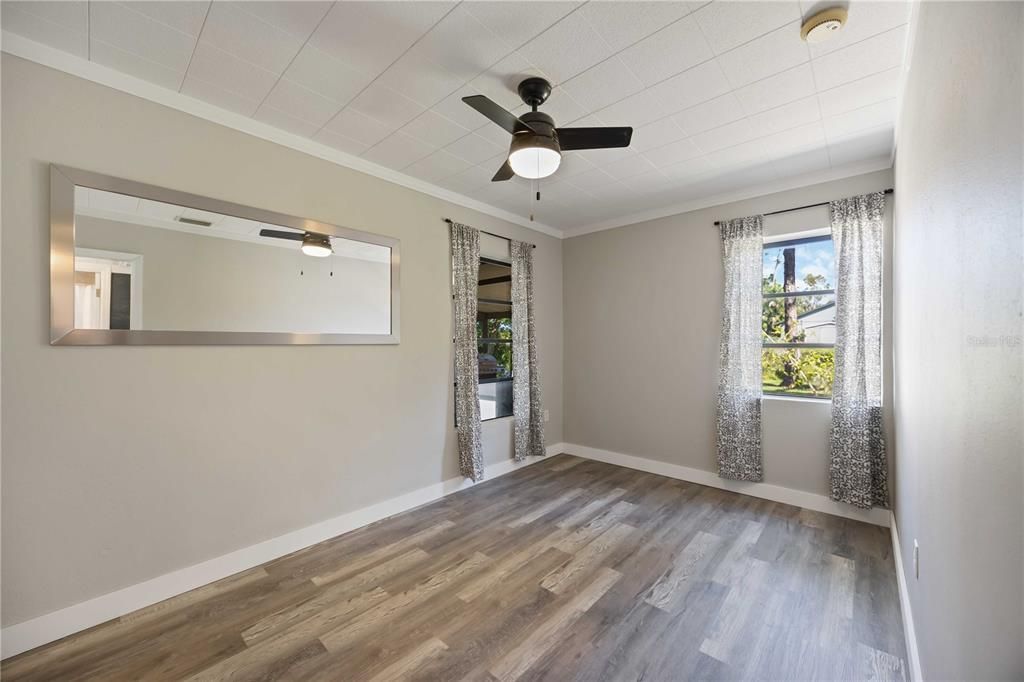 待售: $443,000 (2 贝兹, 2 浴室, 1242 平方英尺)